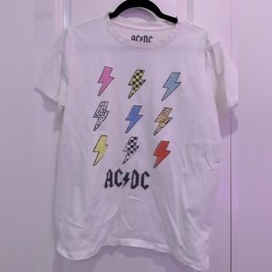 graphic tee